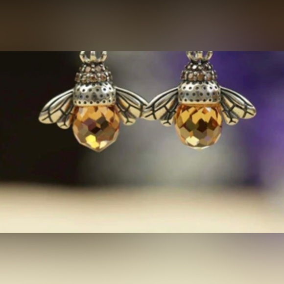 BEE Earrings and pin - Picture 2 of 6